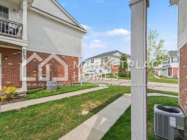 Building Photo - 2804 Riversedge Dr
