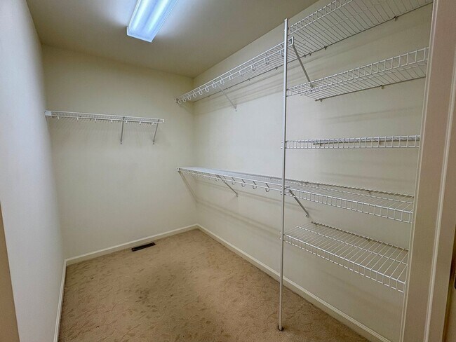 Building Photo - 3 bedroom 2.5 bathroom Townhome in Mount Joy!