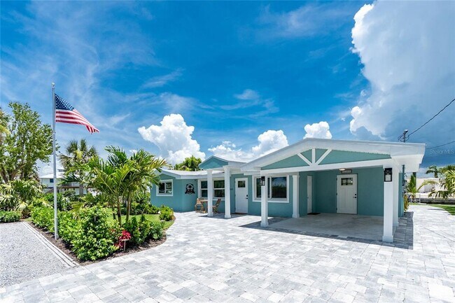 Building Photo - 1265 Holiday Dr