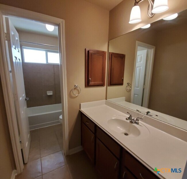 Building Photo - 310 Royal Troon Dr