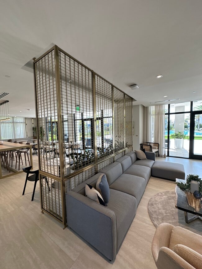 Building Photo - 7933 W 2nd Ct