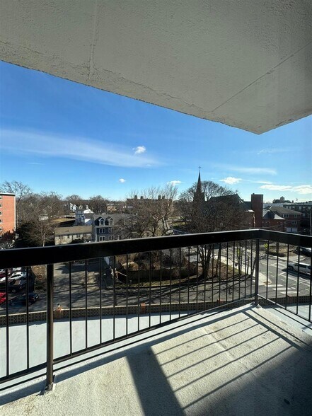 Building Photo - 47 Mystic St