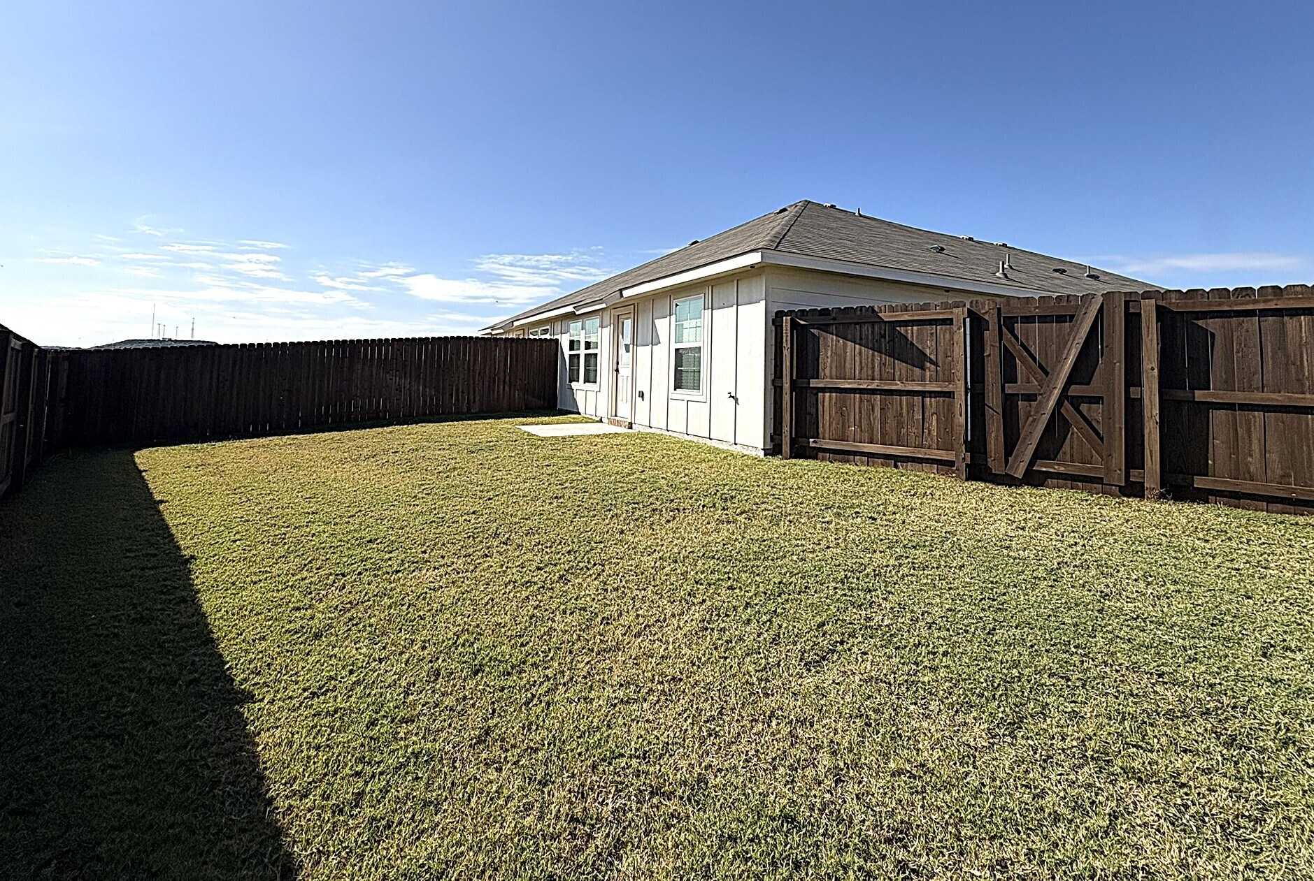 Building Photo - 1234 Lexington Dr