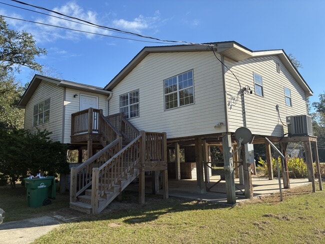 Building Photo - 10214 Marine View Dr