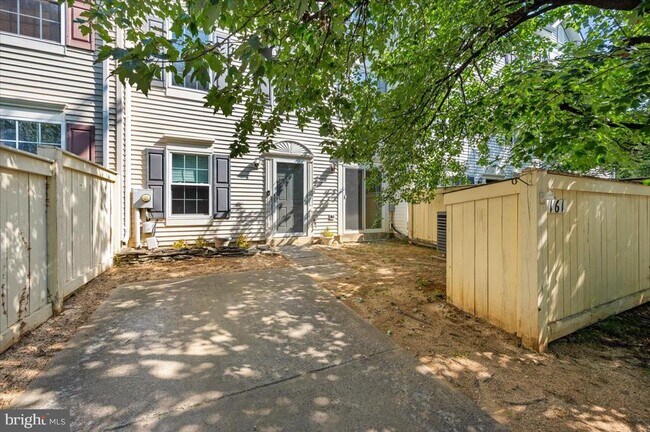 Building Photo - 161 Heathfield Dr