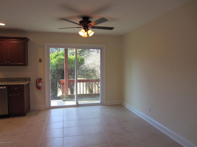 Building Photo - 22 Lasatta Ave