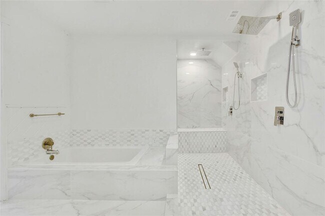 Building Photo - 5700 Penick Dr