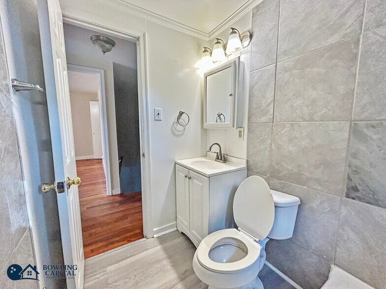 Bathroom - 1106 S Lombardy St