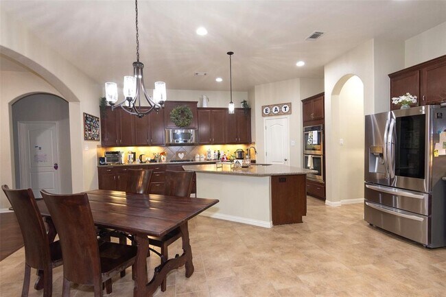 Building Photo - 204 Battleship Dr