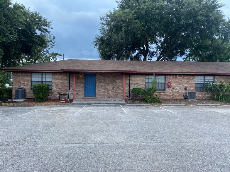 Plenty of parking in front of unit - 5555 Playa Way