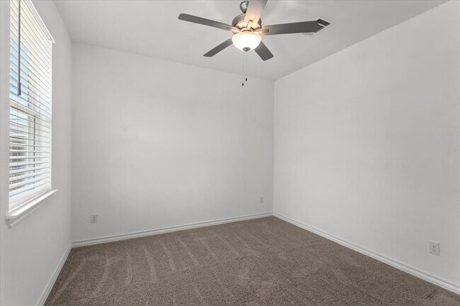 Building Photo - 500 Stinchcomb Rd