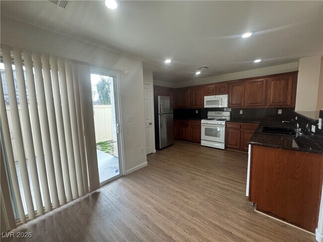 Building Photo - 9983 Alder Springs Ct