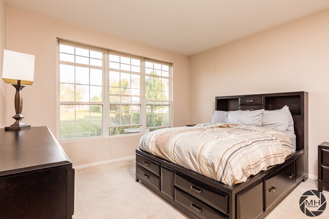 Building Photo - 577 Pinebrook Dr