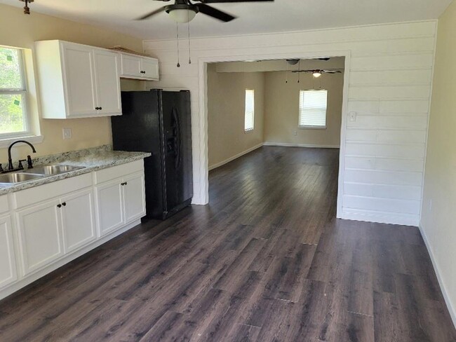Building Photo - 15500 FM1725
