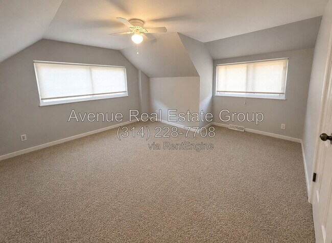 Building Photo - 808 Brookvale Terrace