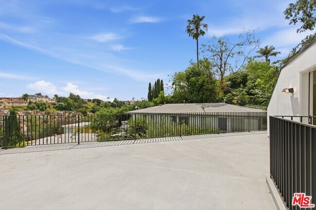 Building Photo - 3845 Don Tomaso Dr