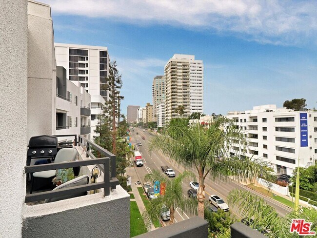 Building Photo - 10600 Wilshire Blvd