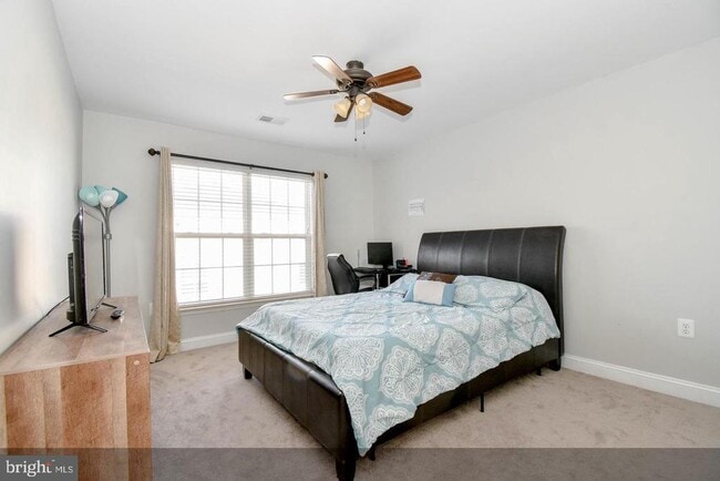 Building Photo - 15260 Rosemont Manor Dr