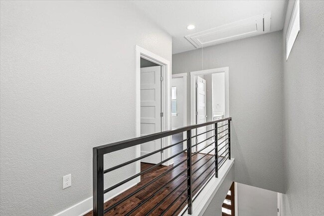 Building Photo - 706 Short Kemp St