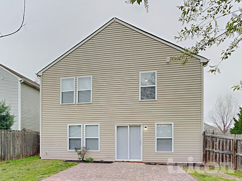 Building Photo - 2028 Dunsmore Ln