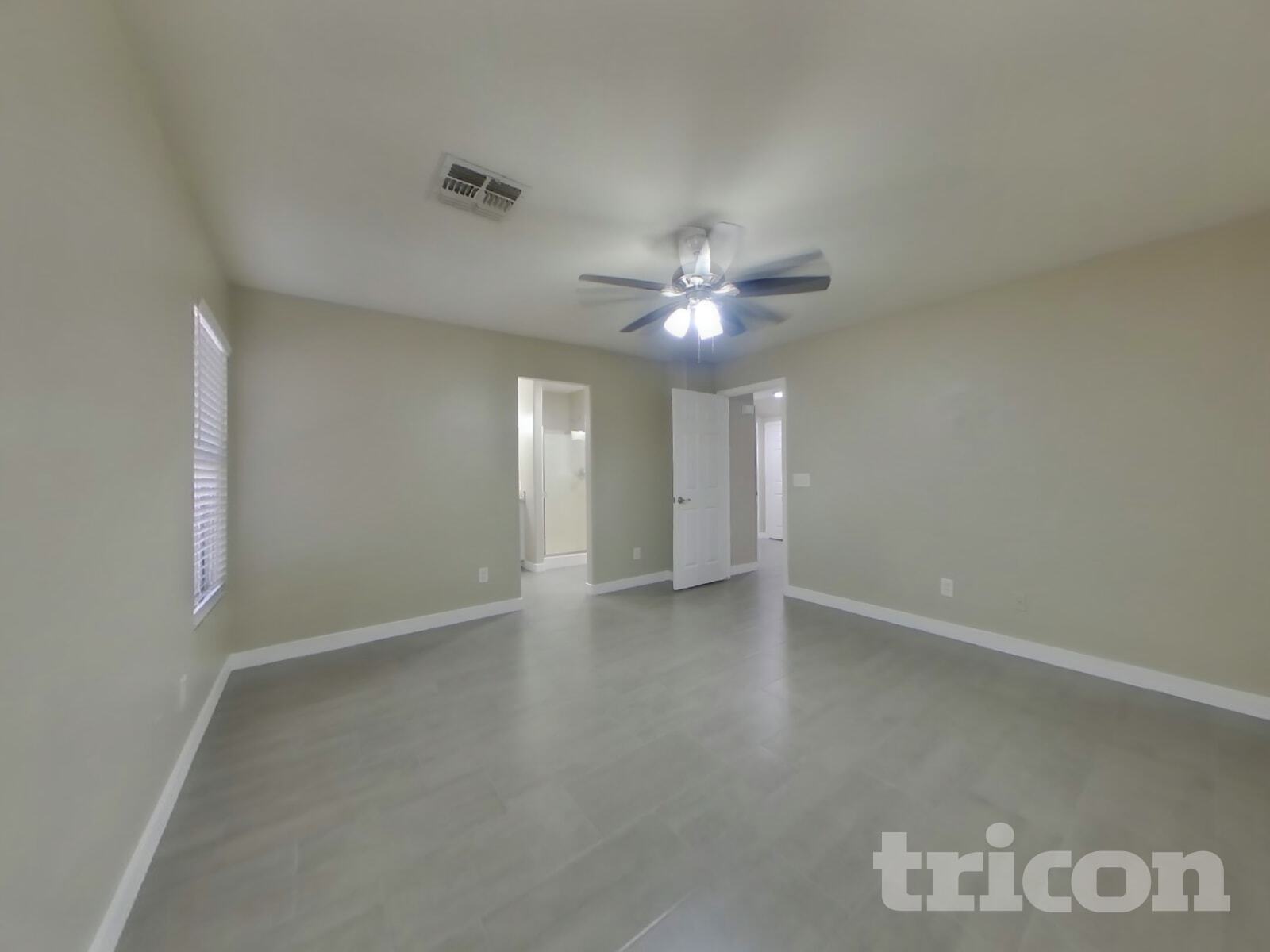 Building Photo - 11817 W Poinsettia Dr