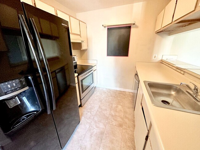 Building Photo - Beautiful 2 BR/2 BA Condo in Glen Burnie!