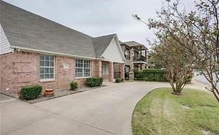 Building Photo - 3233 S University Dr