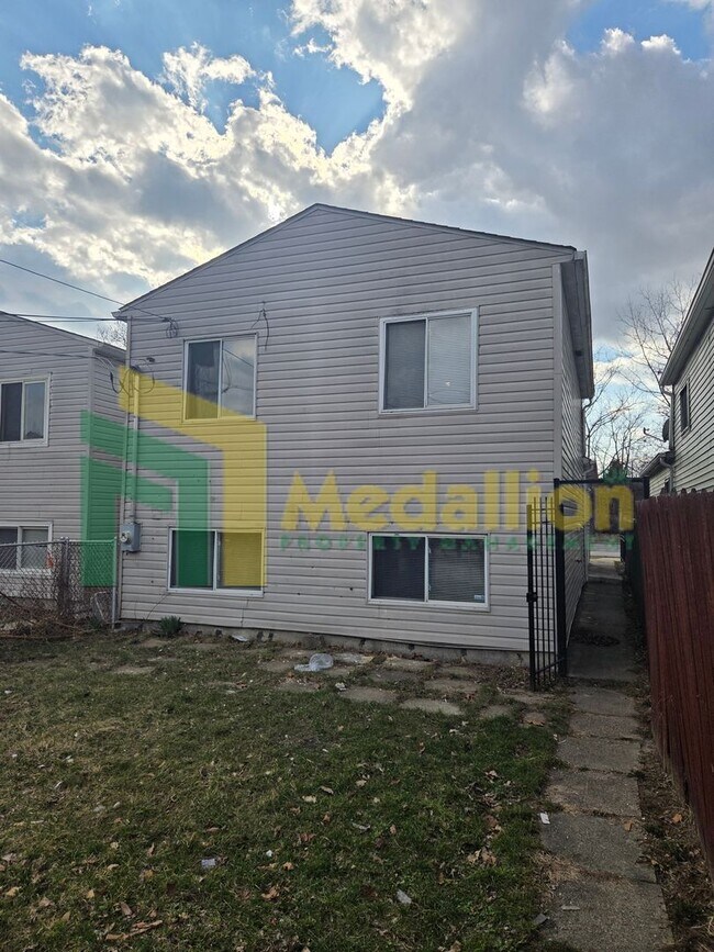 Building Photo - Updated 5-Bedroom Home with Finished Basement and Fenced Yard