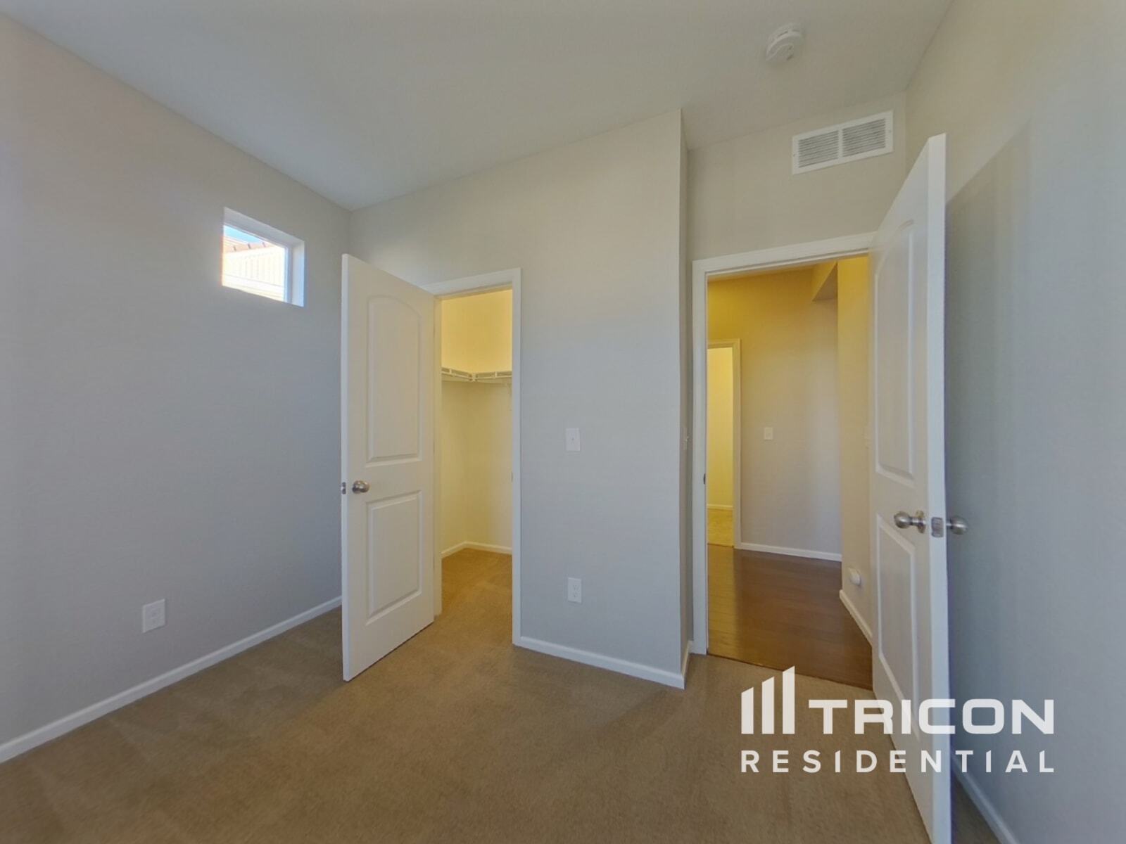 Building Photo - 3485 Maplewood Ln