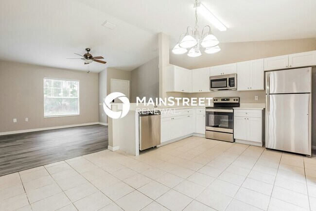 Building Photo - 3 Bedroom Pet-Friendly Home in north port,...