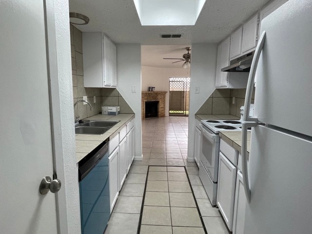 Building Photo - 2310 Capitan Dr