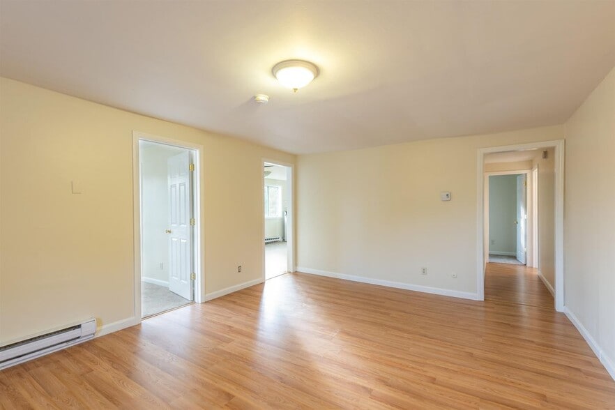 Building Photo - 4 Smoke, 1