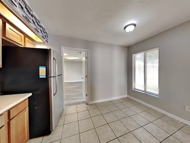 Building Photo - 102 Cascade St