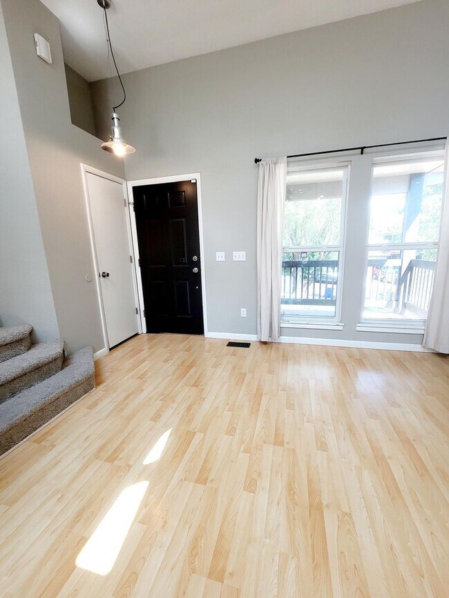 Building Photo - Well maintained 4 bedroom home on west side!