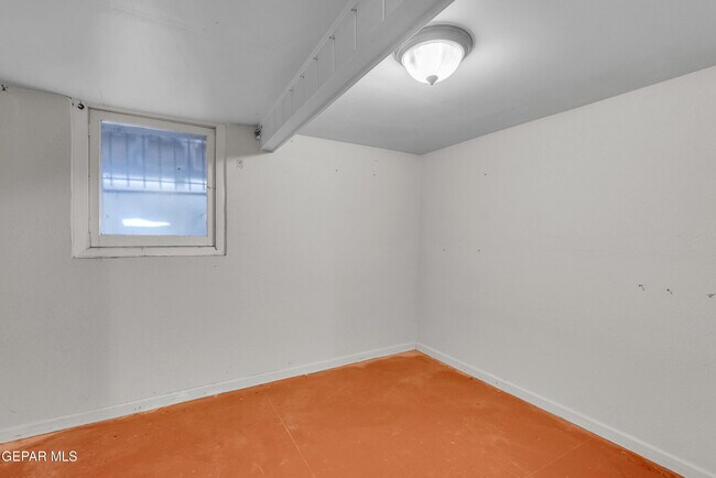 Building Photo - 923 McKelligon Dr