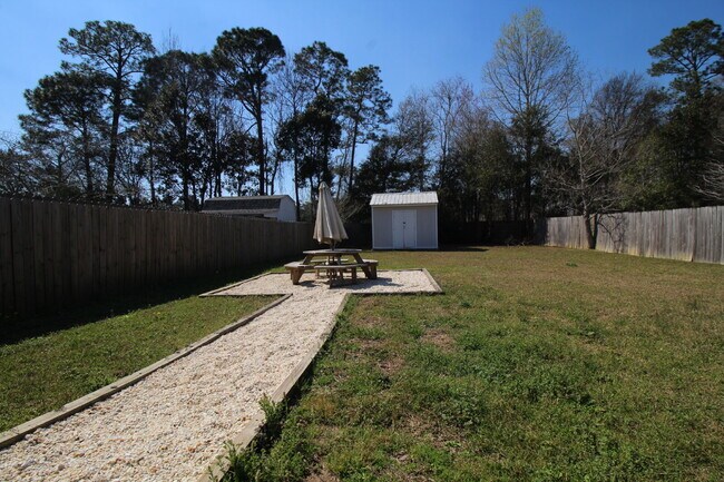 Building Photo - Coming March 14th — Stunning 4-Bed, 2-Bath Sunset Estates Home with Open-Concept Living, Chef’s K...