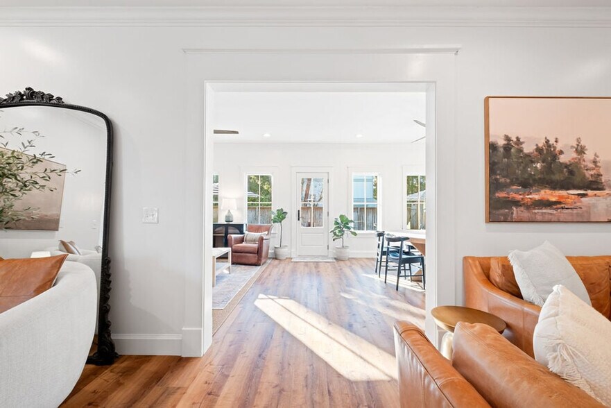 Building Photo - 463 Clareon Dr