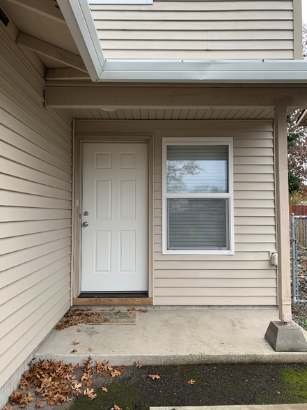 Building Photo - 2314 NE Stapleton Rd