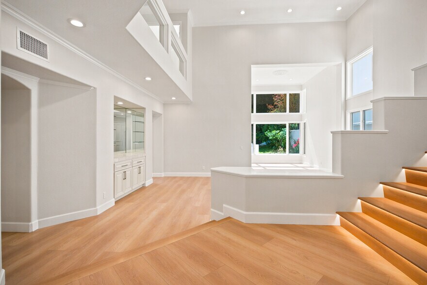Building Photo - 4324 Park Verdi