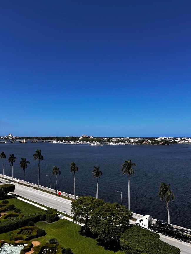 Building Photo - 1801 S Flagler Dr