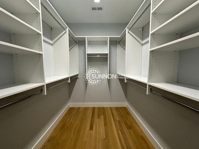 Building Photo - Gorgeous Updated 4 Bedroom Ranch Home