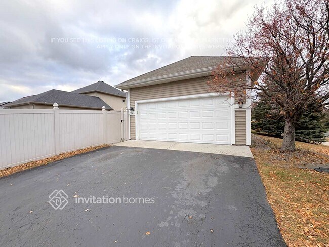 Building Photo - 11802 South Lake Boulevard Northeast