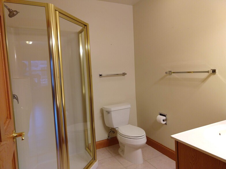 Building Photo - 360 W Washington Ave