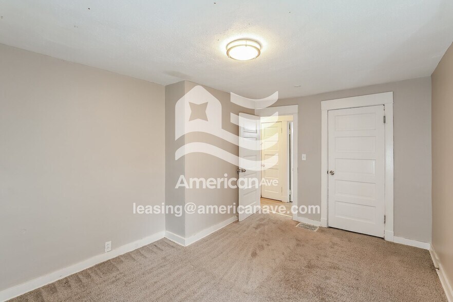 Building Photo - 5242 Lyon Ave