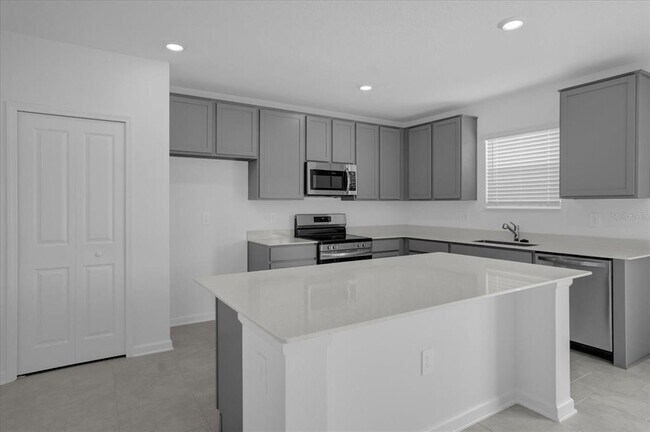Building Photo - 4830 Worchester Dr