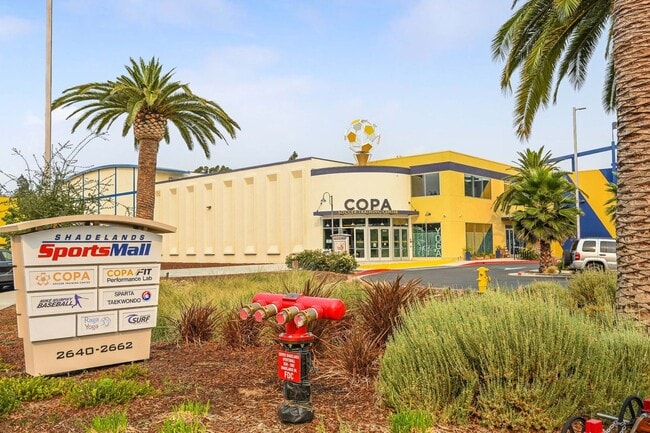 Building Photo - Super Convenient Walnut Creek 3 bed/2bath