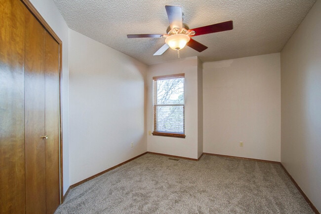 Building Photo - Spacious 4BR Home in Gleneagle!!!