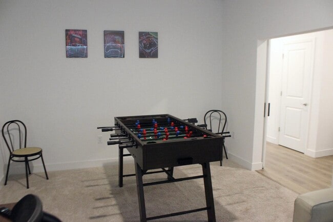 Building Photo - 15980 Mavericks Ln