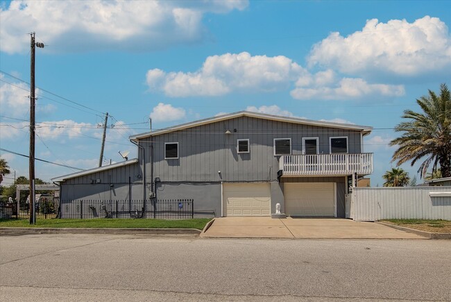 Building Photo - 2128 59th St