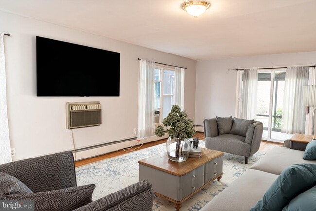 Building Photo - 116 S Union Ave